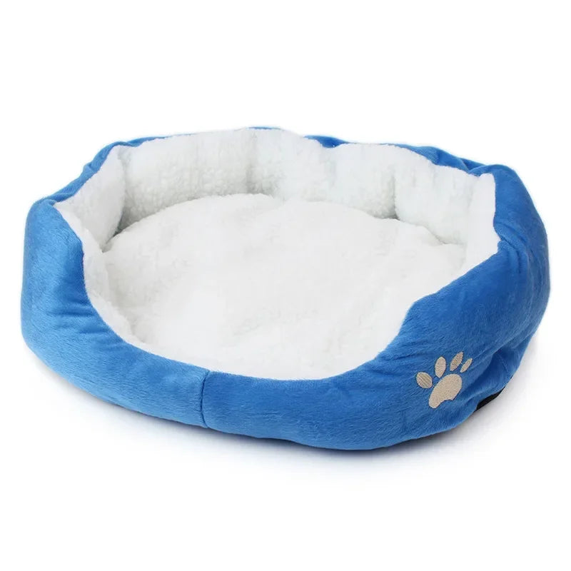 Lit pour chien et chat en peluche super douce.