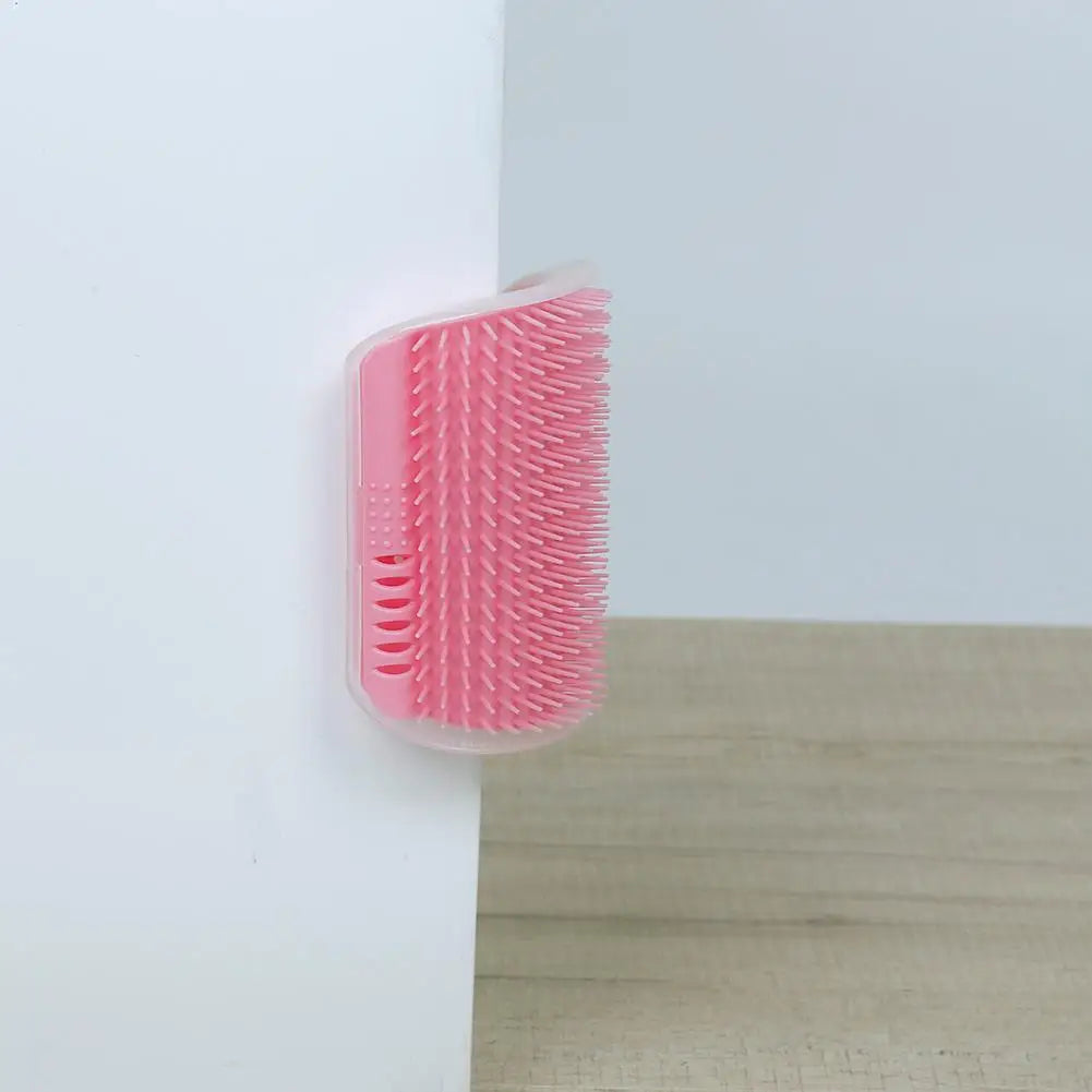 Pet corner brush, scratching comb with plastic bristles.